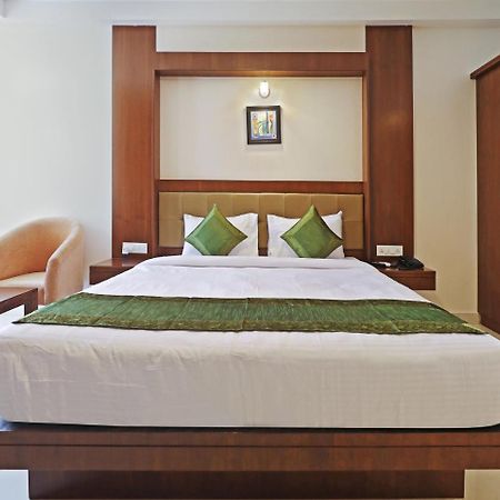 Treebo Akshaya Bull Temple Hotel Bangalore Exterior foto