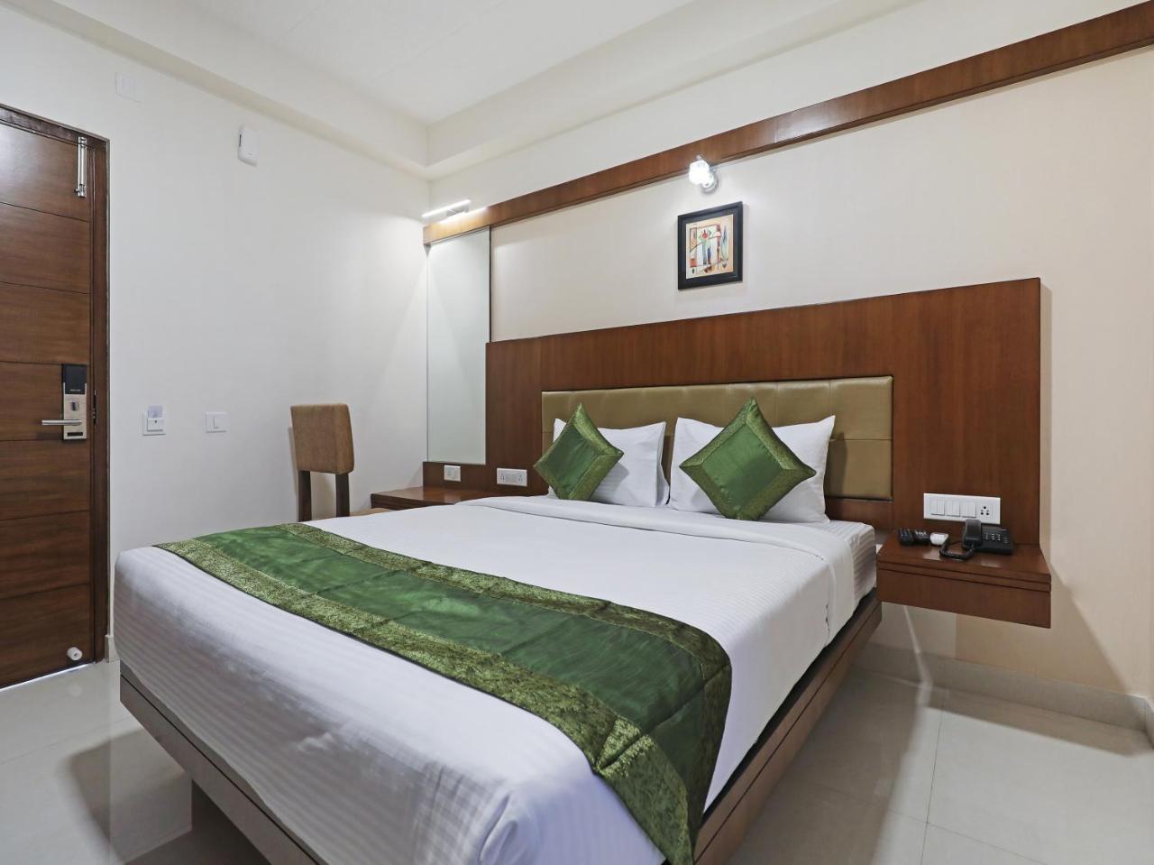 Treebo Akshaya Bull Temple Hotel Bangalore Exterior foto