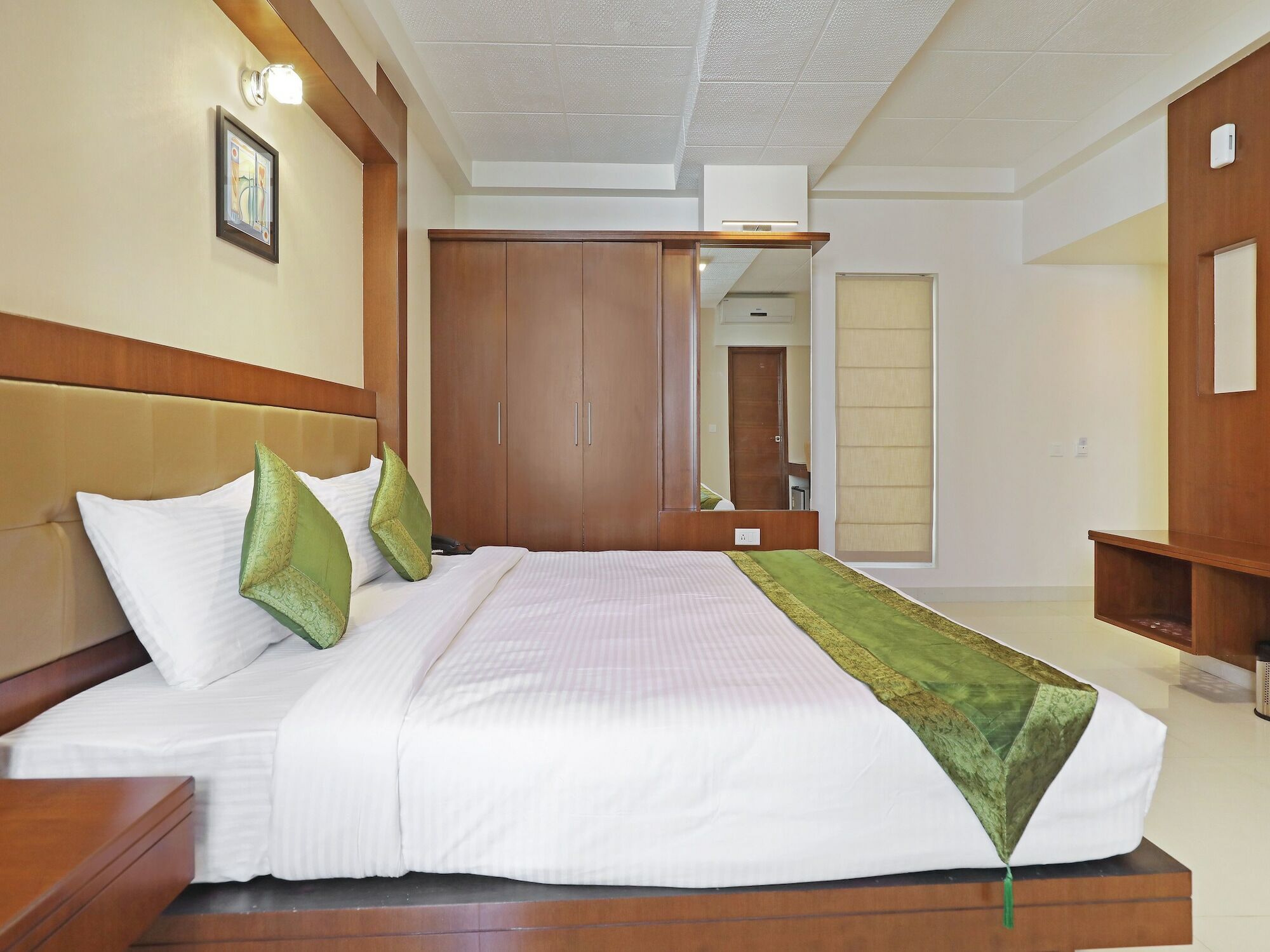 Treebo Akshaya Bull Temple Hotel Bangalore Exterior foto